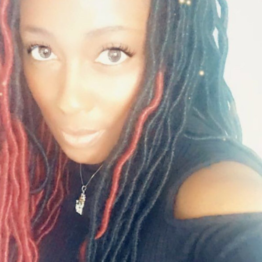 Meet your Posher, Andrea